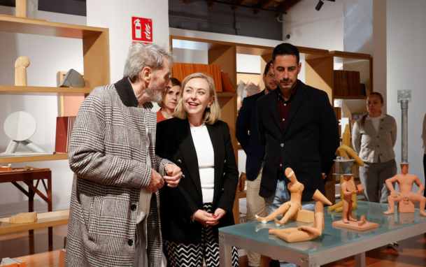 Vista previa visita Natalia Enguix a la Casa Taller de la Fundació Miquel Navarro